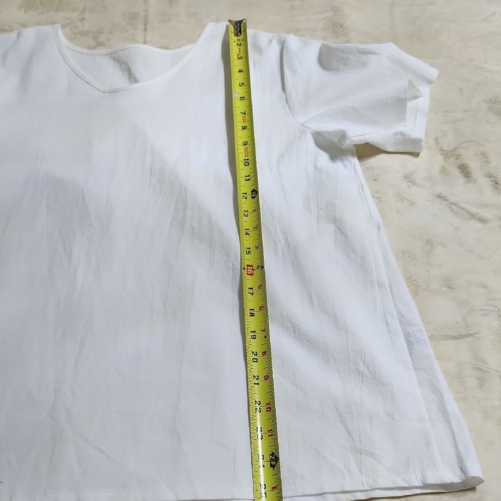 Women's Short Sleeve Round Neck Tee in White - Picture 3 of 6